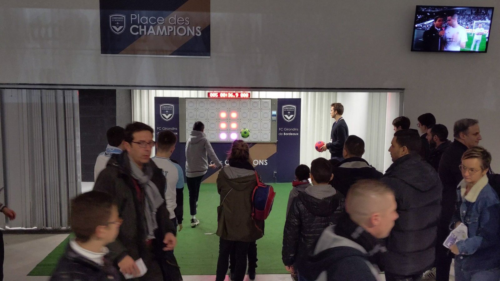 Animation Foot & Challenge Football cet Été — Mur Digital pour Fan Zones et Avant-Matchs
